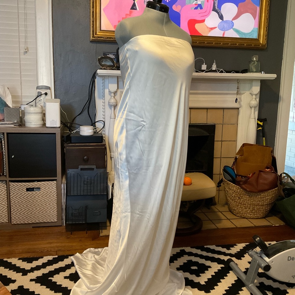 She’s so sweet satin maxi dress - Picture 2 of 4